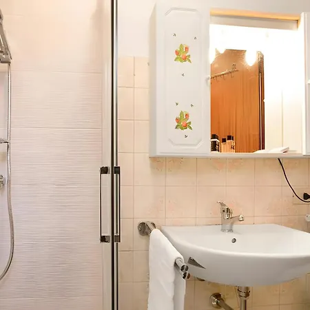 La Piccola Lami Apartment Intra